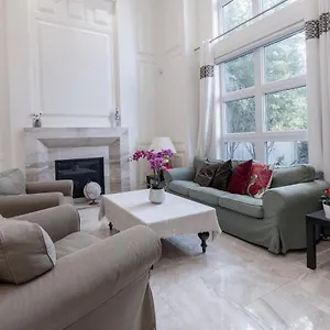 Homestay Luxurious Private In, Richmond